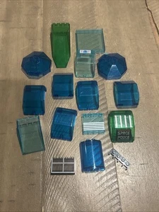 Lotto Vintage Ricambi Lego Polizia Spaziale Parabrezza Finestre Abitacolo Multicolore - Foto 1 di 7