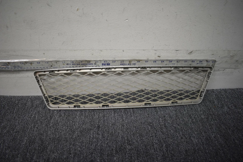 Grelha central BMW 335I 2008-2011 FABRICANTE DE EQUIPAMENTO ORIGINAL - Imagem 1 de 4