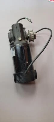 MOTORREDUCTOR DE CUERPO 33A5BEPM-5F 130VDC GHA-122 Foto 1 de 4