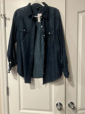 Camisa de manga larga Torrid 0(L)(12) denim oscuro con botones  Foto 1 de 4