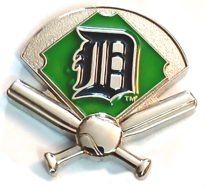 Tigers Pins RETIRED NICE Detroit Tigers Pins Bats Ball Diamond MLB Baseball Pin - Image 1 of 3