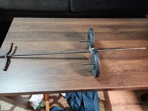 Vintage Cast Iron Industrial Sewing Machine Thread Bobbin Holder Spool Cotton Co - Picture 1 of 2