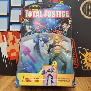 Total Justice Aquaman Sealed 96 Kenner Hasbro Toy Figure FREE TRACKED POSTAGE - Foto 1 di 10