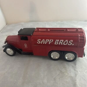 ERTL 1930 Diamond T Tanker Truck Bank Sapp Bros In Excellent Condition No Key - Picture 1 of 13