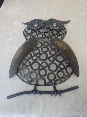 Decoración de búho rústico de metal para colgar en la pared Foto 1 de 4