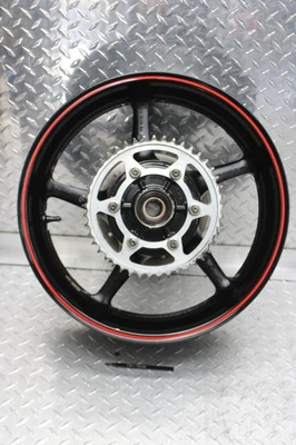 Llanta trasera Yamaha YZF R1 2006 J17M/CXMT5,50 con buje/piñón 45T/rotor 4,92 mm Foto 1 de 4