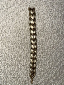 Vintage Signed Trifari Crown Brushed And Shiny Gold Tone Bracelet - Picture 1 of 11