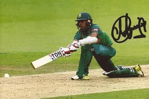 BANGLADESH: MEHEDI HASAN SIGNED 6x4 ODI ACTION PHOTO+COA - Picture 1 of 1