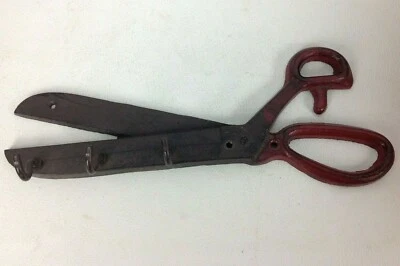 Cast Iron Scissors Key Rack Shears Wall Mount Coat Jacket Hook Holder Rustic - Image 1 of 4