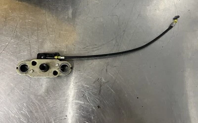 Pestillo asiento pasajero trasero Suzuki GSXR1000 2003-2004 FABRICANTE DE EQUIPOS ORIGINALES Foto 1 de 4