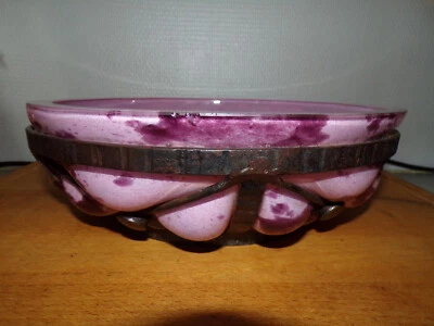 Coupe en verre ( Pâte De Verre)?  et fer forgé violet/rose. Schneider ??? - Photo 1/4