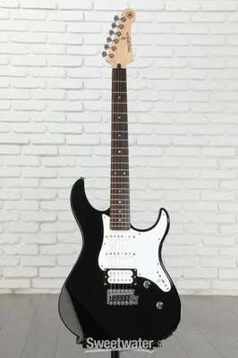 Yamaha PAC112V Pacifica Electric Guitar - Black - Image 1 of 4