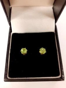 Peridot 5mm Stud Earrings set in Sterling Silver - Picture 1 of 2