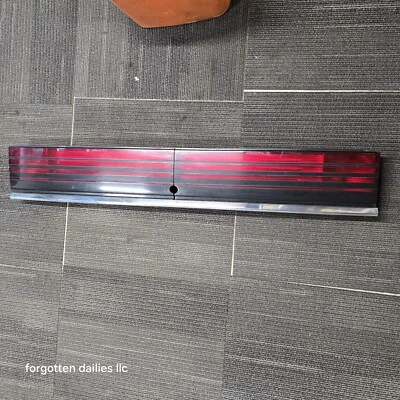 Chrysler Lebaron Convertible Coupe Tail Light 4399959 4321786 - Image 1 of 4