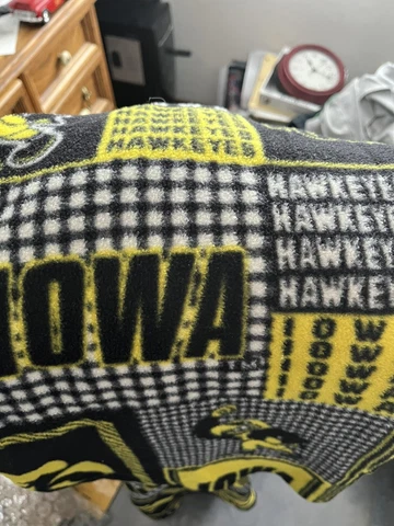 Iowa Hawkeyes NCAA Snuggie Sleeved Soft Logo Fleece Blanket - Used really nice Cover