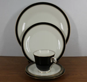 Noritake Elfenbein Porzellan - Ebenholz und Elfenbein - 5-teiliges Gedeck 7274 Abendessen Salat - Bild 1 von 5