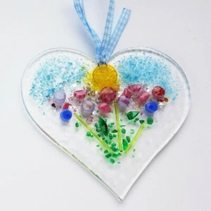 Make a Floral Heart Sun Catcher Fused Glass Bastelbox, Kit, DIY 9cm - Bild 1 von 4