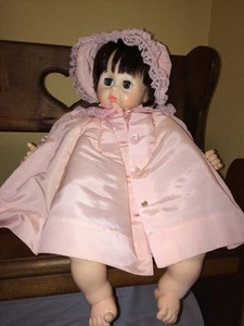 Vintage 1977 Madame Alexander Muschi Katze Baby Puppe Ma270 rosa Kleid 20 Zoll - Bild 1 von 1