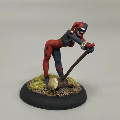 HARLEY QUINN CLASSIC BATMAN MINIATURE GAME KNIGHT MODELS DC PAINTED VILLAIN - Image 1 of 4