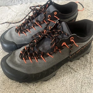 La Sportiva TX4 Approach Rock Climbing Hiking Shoes Carbon/Flame Men's Size 9 - Picture 1 of 13