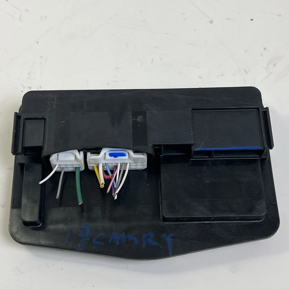 Toyota Camry 2017 sala de motores fusibles relé bloque de conexiones 82720-33301 OEM Foto 1 de 4