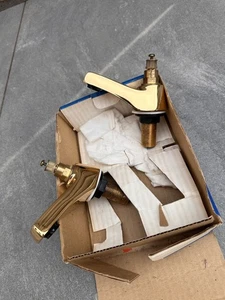 RARE GOLD TAPS Armitage Shanks Starlite Pair of 1/2 inch Taps in LUSTRON GOLD - Picture 1 of 14