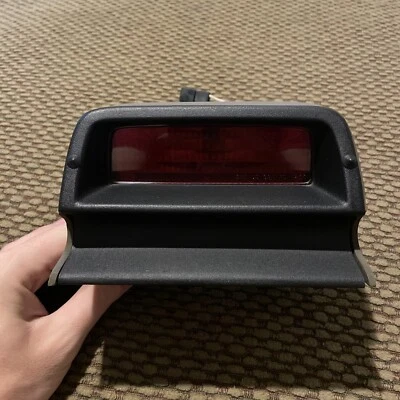 1992-1995 PLYMOUTH ACCLAIM THIRD BRAKE LIGHT TAIL LAMP GRAY 4399606 OEM - Image 1 of 4