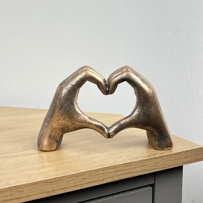 Modern Living Room Ornaments 17.5cm Love Heart Hands Statue Sculpture Home Decor - Image 1 of 4