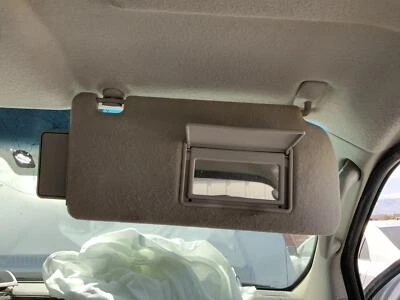 Used Right Sun Visor fits: 2006 Nissan Frontier without illumination w/extenders - Image 1 of 4