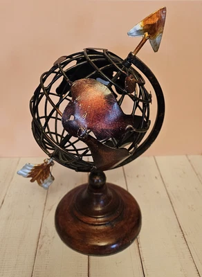 Globo de hierro forjado de metal de escritorio con flecha esfera armilar de bronce rústico Foto 1 de 4