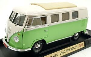 Road Signature 1/18 Scale 92328 - 1962 Volkswagen Microbus - Green/White