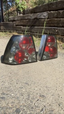 Luces traseras negras para Volkswagen 99-04 Jetta MK4 lámpara de freno sedán GLI GLX GLS GL TDI Foto 1 de 3