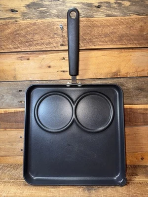 Cooks Essentials Blue Porcelain Enamel Divided Skillet 11" x 11" - Image 1 of 4