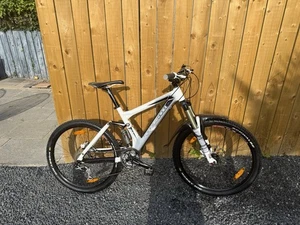 Scott Genuiess Downhill Bike Full Suspension Small - Picture 1 of 2
