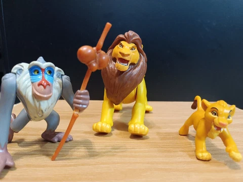 Disney Action Figure Lot - Mufasa, Simba, Rafiki - Vintage Mattel Cover