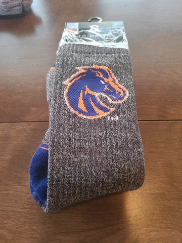 Nice Strideline Boise State Broncos Size M/L Socks. NWT Cover