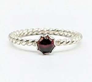 Rhodolite Garnet Ring 925 Sterling Silver 5mm Scallop Bezel Twisted Band Sz. 7.5 - Picture 1 of 7