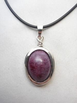Girocollo in Caucciù con Rubino Naturale - Ciondolo Corindone - Pendente Pietra - Immagine 1 di 4