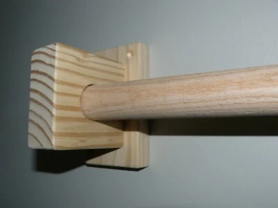 Square cut wood  rod brackets - Image 1 of 4