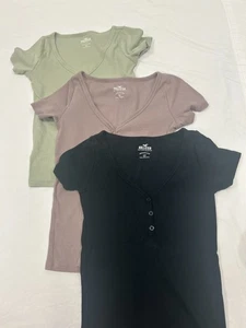 Pack de 3 camisetas Hollister cuello en V para mujer pequeñas - Imagen 1 de 3