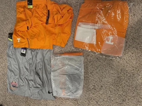 3XL NIKE TENNESSEE VOLUNTEERS TEAM ISSUED, Uniform Shorts And Taxslayer Bowl Cover