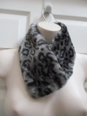 Accesorio de cuello envolvente de piel sintética gris estampado de leopardo nuevo Foto 1 de 4