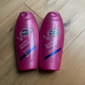 VO5 Give Me Moisture Shampoo 400ml x 2 - Infused With 5 Vital Oils - Picture 1 of 4