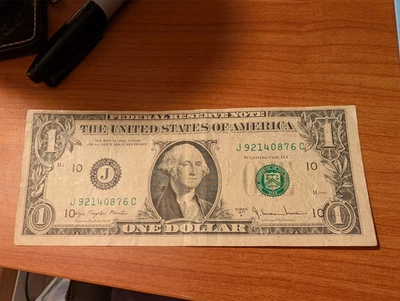 1977A Kansas City $1 Federal Reserve Note Bill Error Off Center - Image 1 of 2