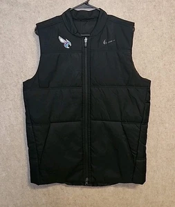 NWOT Nike Vest Mens Medium Black Synthetic Fill Core Charlotte Hornets Full Zip - Picture 1 of 7