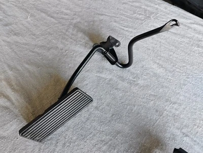 Ford Mustang Fastback 1969-70, cupé, conv. Pedal de gas completo OEM Foto 1 de 4