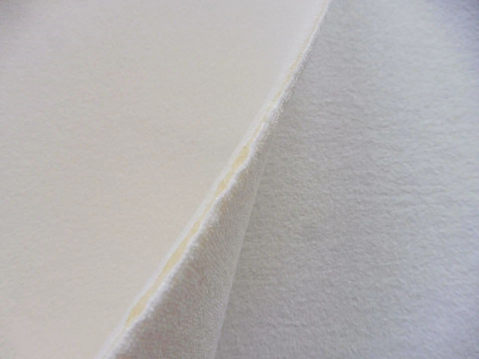 MARKENLOS Auto- Schaumstoff, beidseitig kaschiert, Br. 148+/-cm x 5mm, 5 lfm, per m € 8,00