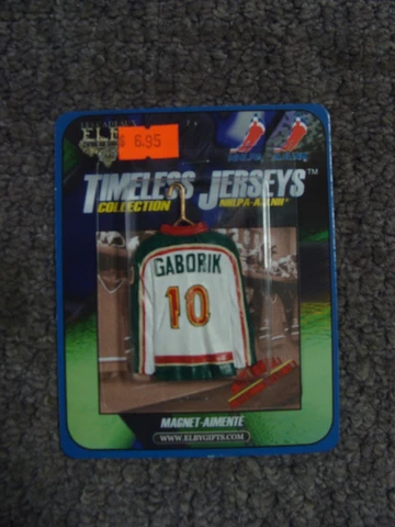 Timeless Collection Jerseys Magnet - Marian Gaborik #10 Minnesota Wild Cover