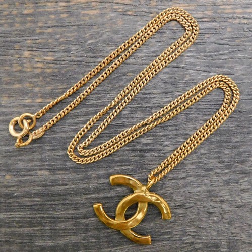 Ciondolo Collana Catena Vintage Placcato Oro CC Logo CHANEL #524c Risaltante