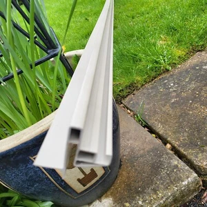 Swift caravan motorhome plastic bed slat runner profile 1m length - Picture 1 of 1